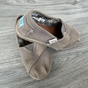 Gray Tom’s Toddler